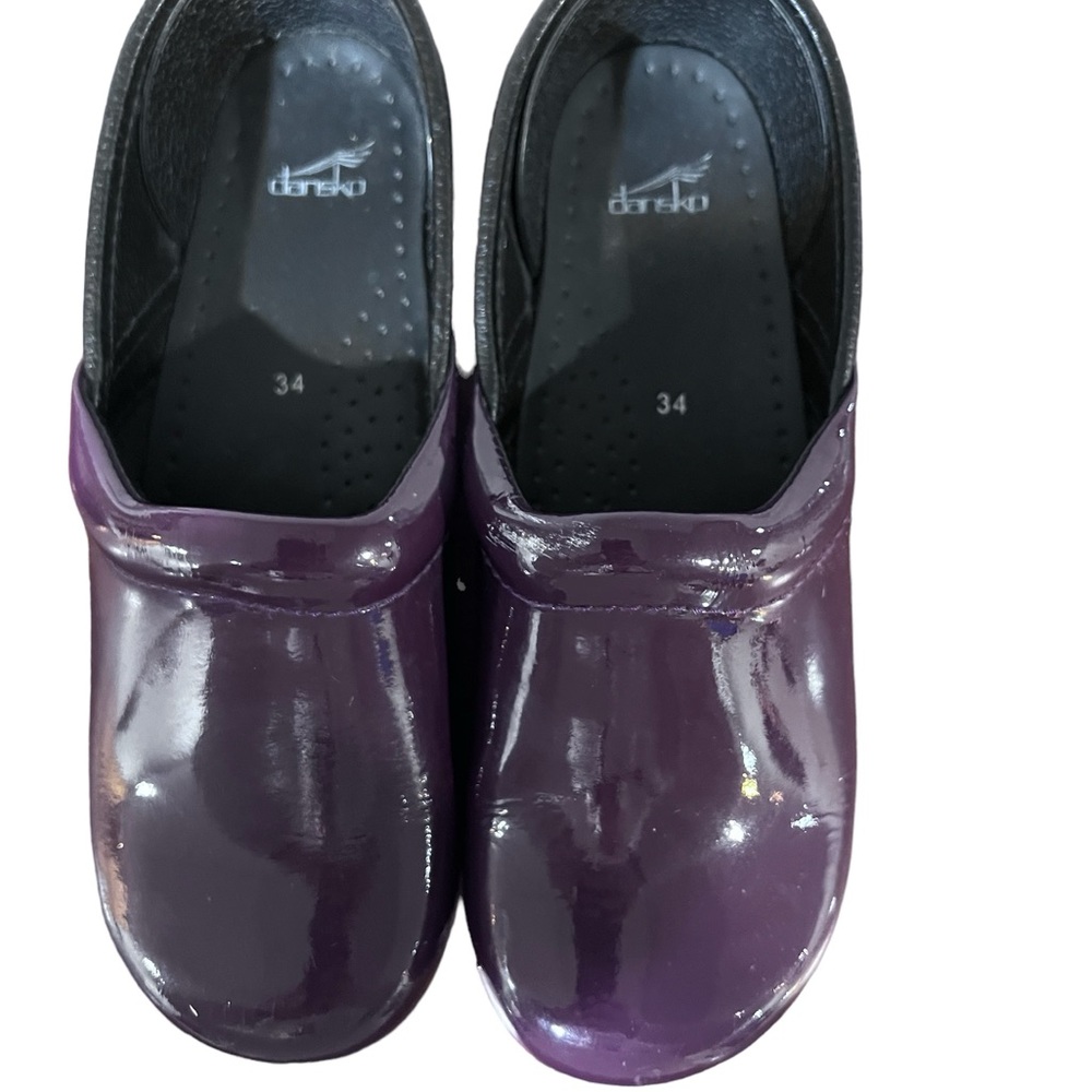 Dansko girls clogs Size 34